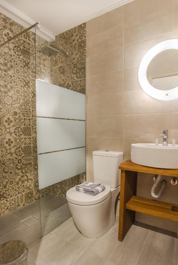Blue Era Apartments バトシ エクステリア 写真