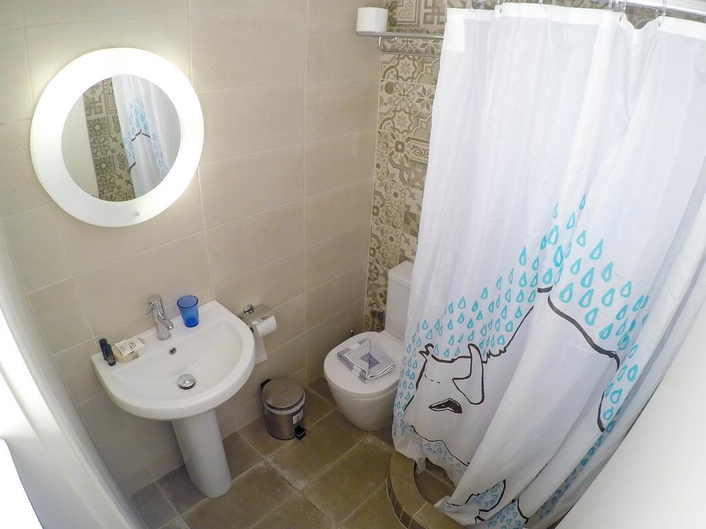 Blue Era Apartments バトシ エクステリア 写真