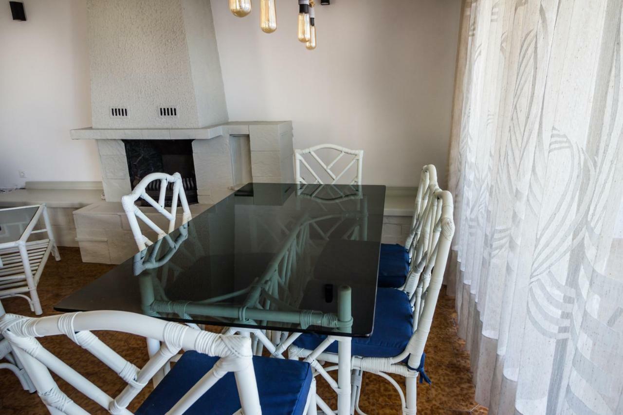 Blue Era Apartments バトシ エクステリア 写真