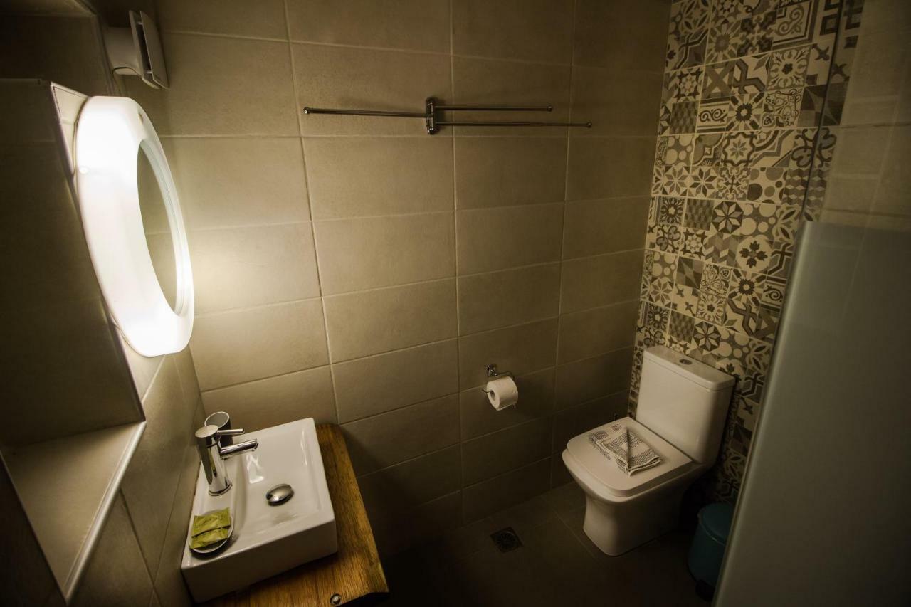 Blue Era Apartments バトシ エクステリア 写真